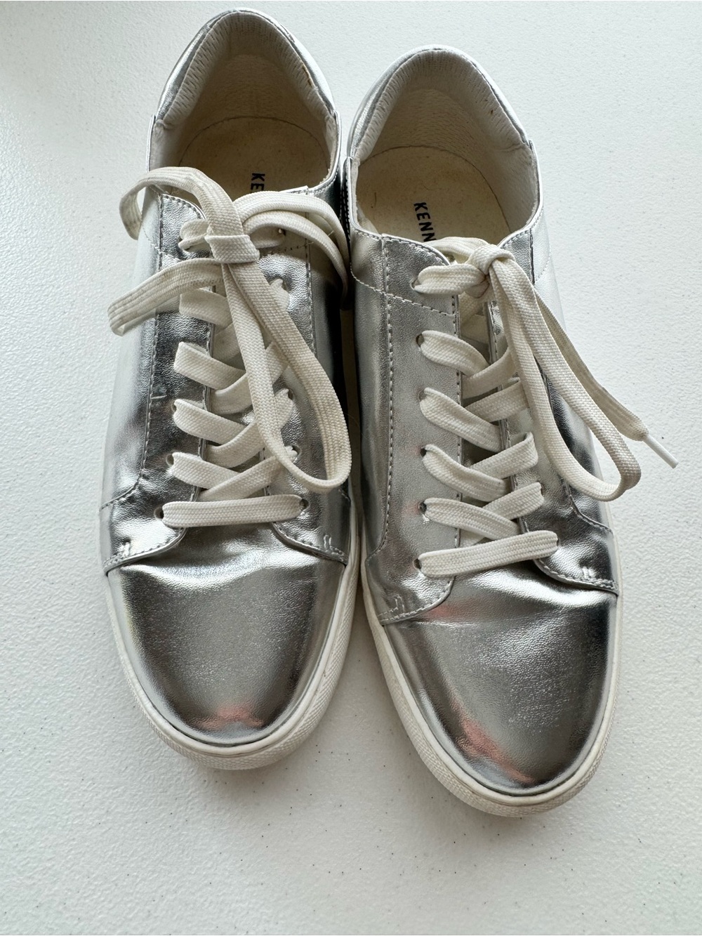 Kenneth Cole Silver Metallic Leather Sneakers Size 7M Lace Up Casual